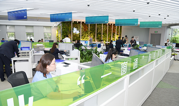 上海“一网通办”攻坚年 李强调研互联网销售新篇章